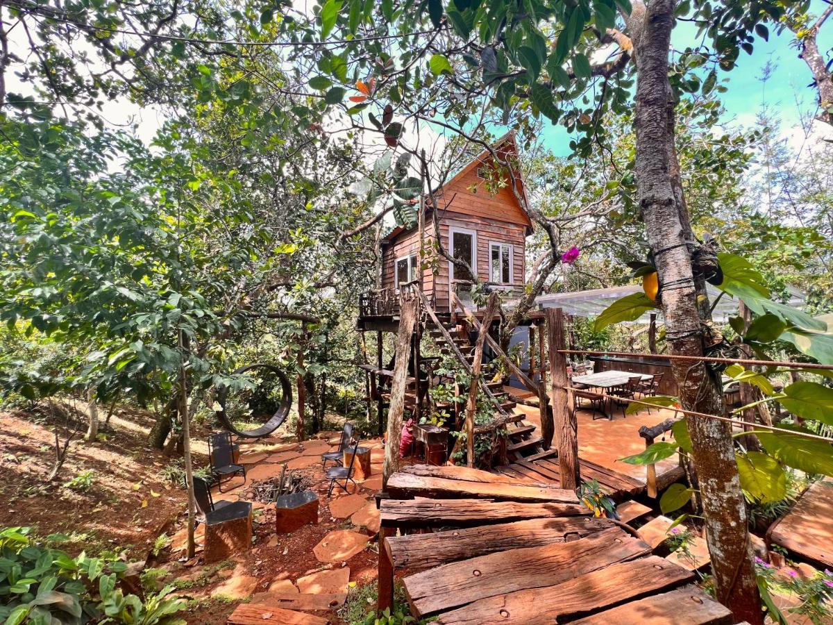 Villa MeGarden Daknong Gia Nghĩa Exterior foto