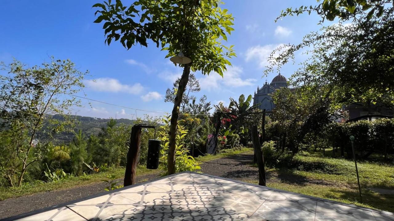 Villa MeGarden Daknong Gia Nghĩa Exterior foto
